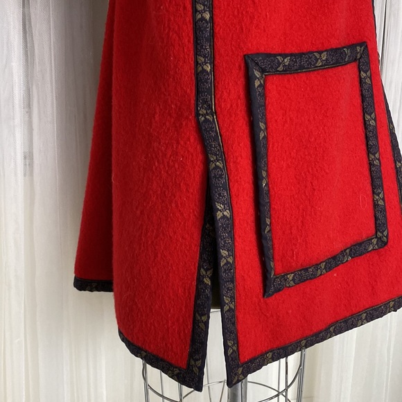 Vtg 80’s Suttles and Seawinds red boiled wool duffle coat! Print fabric trims M - Picture 9 of 17